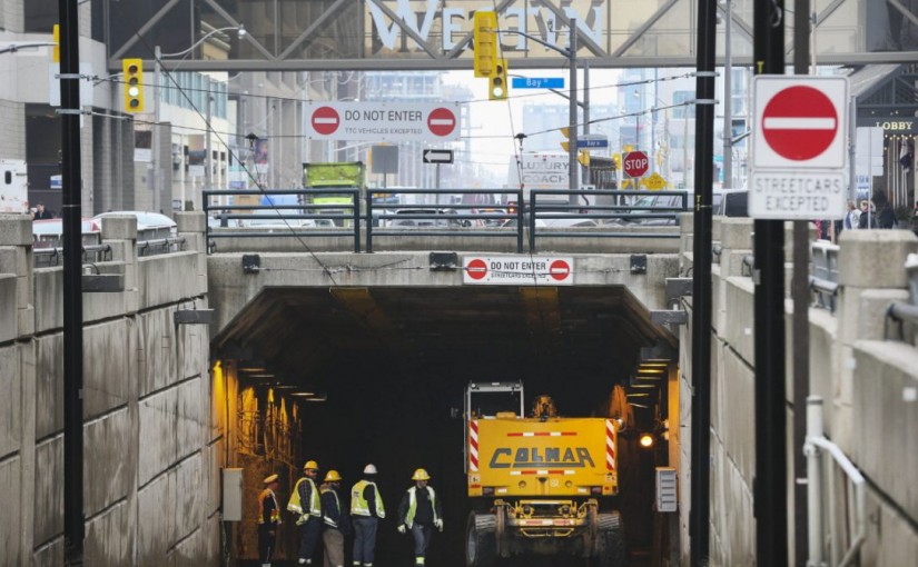 司機卡在街車隧道：我是跟著導航走的！