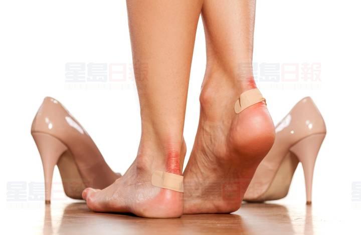 卑詩省政府計劃立法 結束餐館女員必須穿著高跟鞋的要求