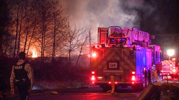 卑詩省素里市消防星期六晚分別處理兩宗事故