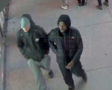 噴胡椒噴劑當街搶金鏈 兩嫌犯被通緝