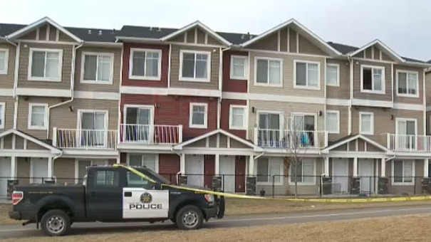 卡加利兩幼童從三樓窗戶跌落 5歲男孩危殆