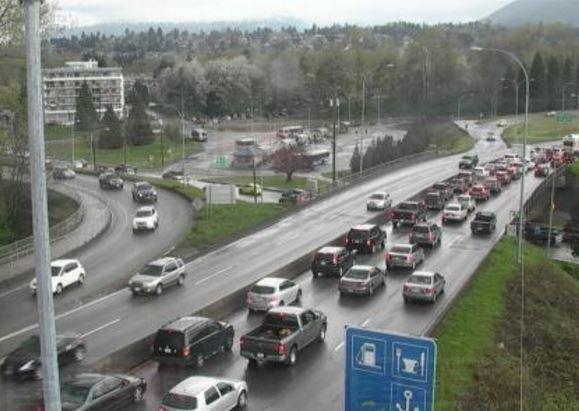 卑詩省北溫哥華一號公路發生數宗交通事故 引致交通擠塞