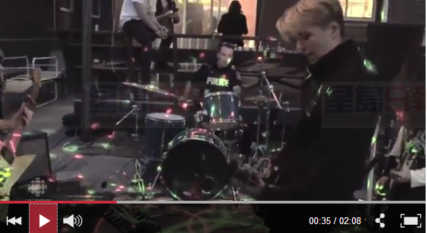 少年晚上開派對警察出現 不驅散反加入擊鼓