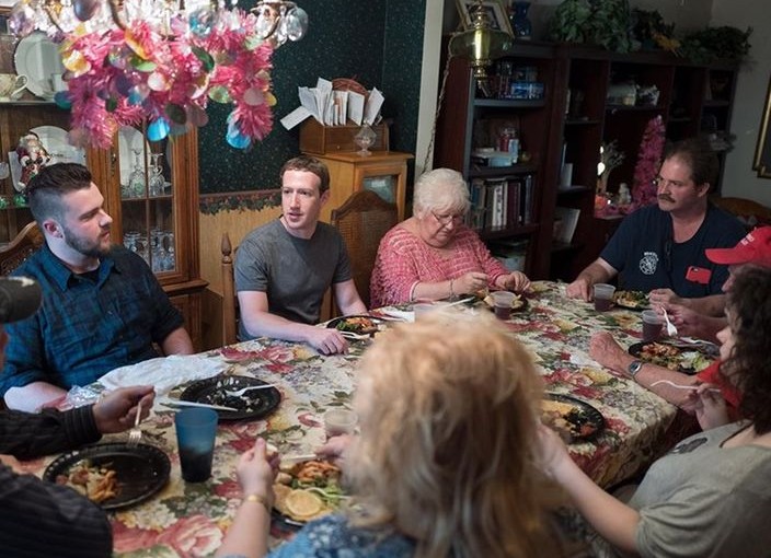 朱克伯格「找數」 登門同俄州家庭食晚餐