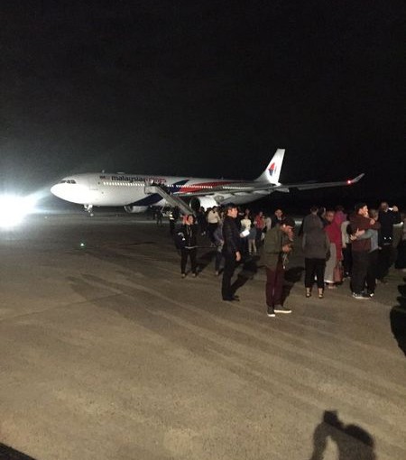醉客鬧事惹炸彈驚雲 馬航客機折返安全降落