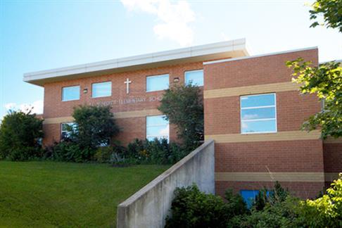 Orangeville 小學老師涉毆打學生