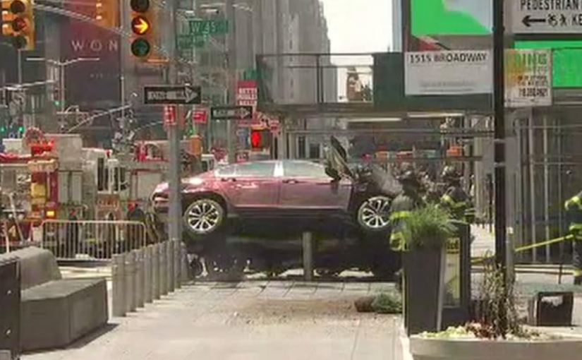 突發！車子衝入紐約時代廣場 致1死23傷