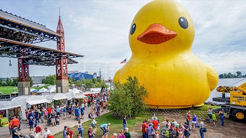 風靡全球大黃鴨即將來加拿大啦!