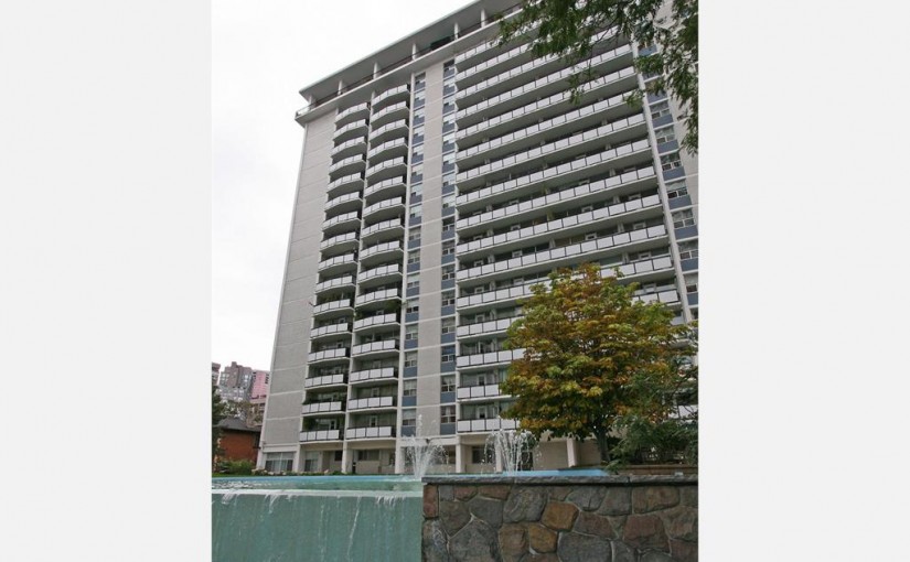 多倫多市中心公寓著火 20歲男子傷情危急