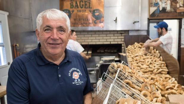 幾十年如一日 滿地可貝果店慶“六十大壽”