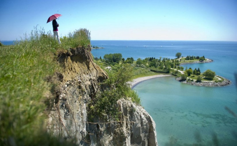 學齡兒童被困士嘉堡懸崖 消防員吊繩索營救