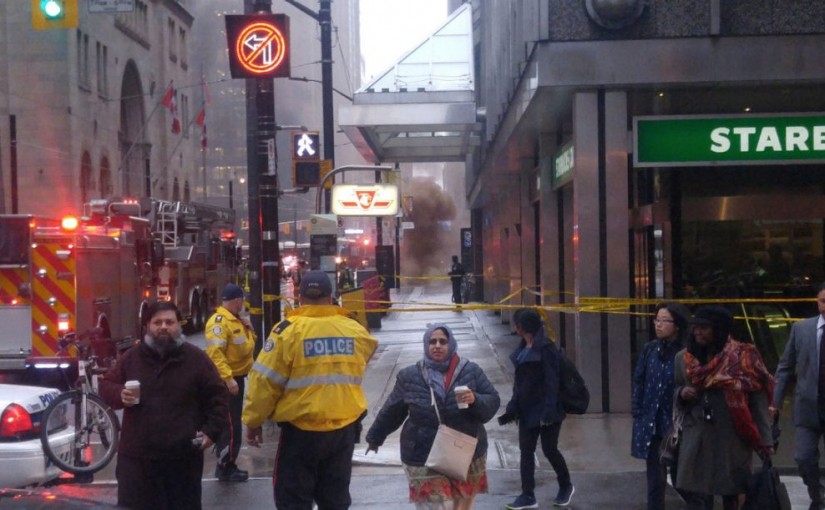 多倫多市中心地下冒濃煙：供電設施故障