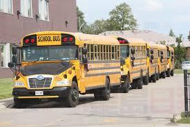 殘疾女學生被鎖在校巴裡數小時後才發現