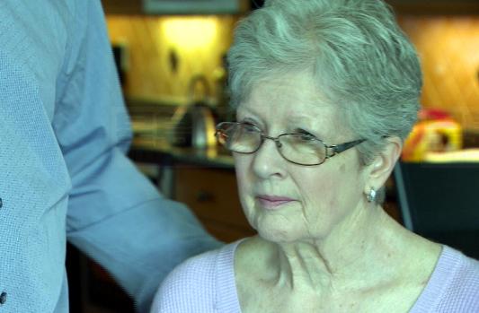 卑詩柏金遜女長者挑戰安樂死法案