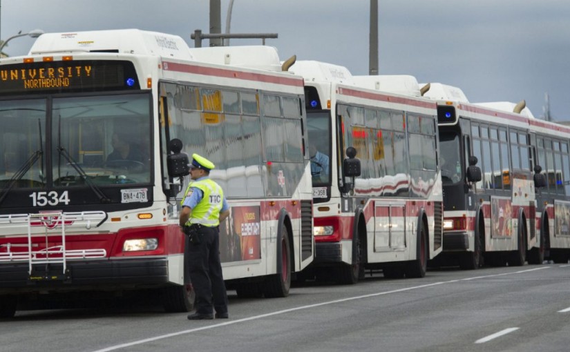軌道人員受傷 TTC地鐵有路段暫停運行