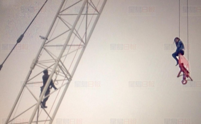 約克區警方：年輕人不要再爬起重機