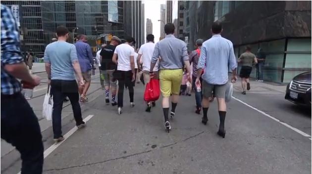 多倫多男子穿高跟鞋走一公里：像在接受酷刑