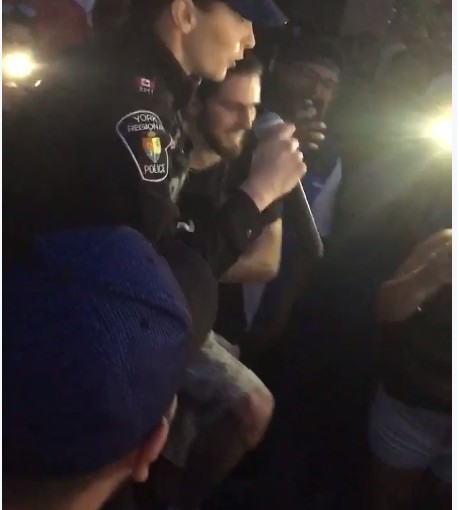 加拿大警察是這樣的！約克女警察街頭Rap驚艷全場