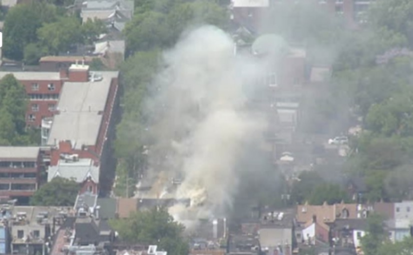 多倫多市中心日本餐廳起火 火势凶猛