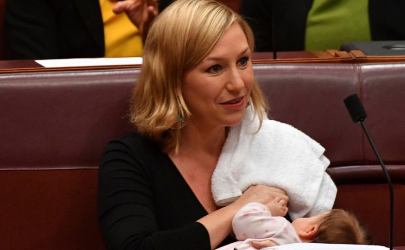 邊哺乳邊通過了一項動議 澳洲議員媽媽又創紀錄