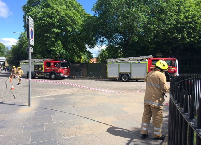 英國大選舉行在即 女王夏宮收不明粉末信件