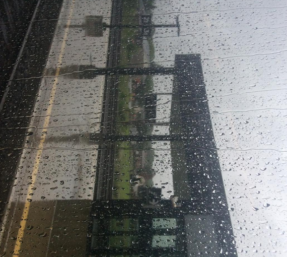 大雨淹沒軌道 Via四部車繞道無法前往多倫多