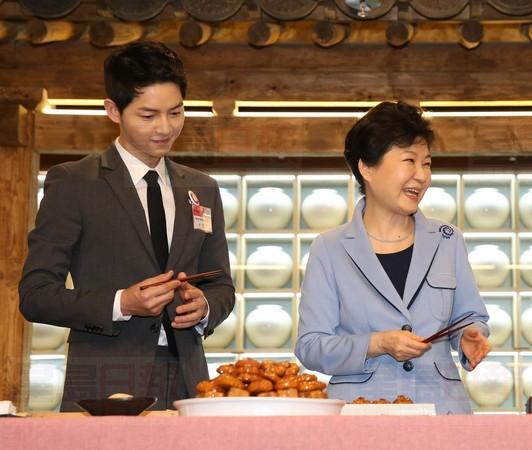 曝爲幫宋仲基拍紀錄片 樸槿惠涉動用1億國家資金