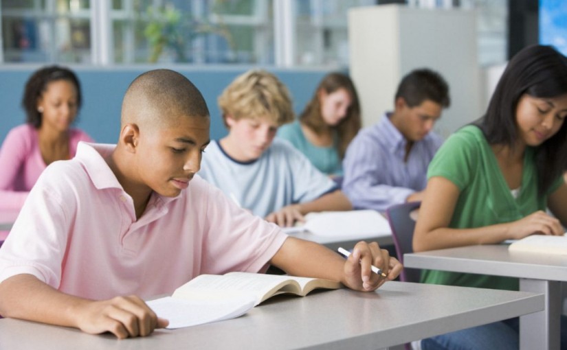 安省16歲女生教唆同學攜帶武器入校被捕