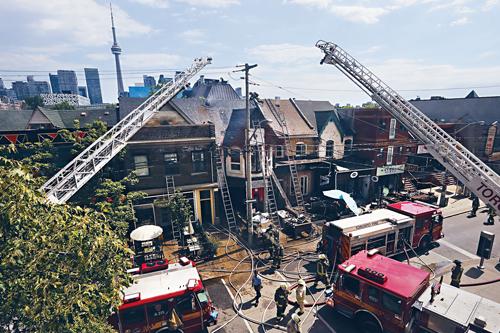 “大學食堂”五級火災 估計經濟損失200萬