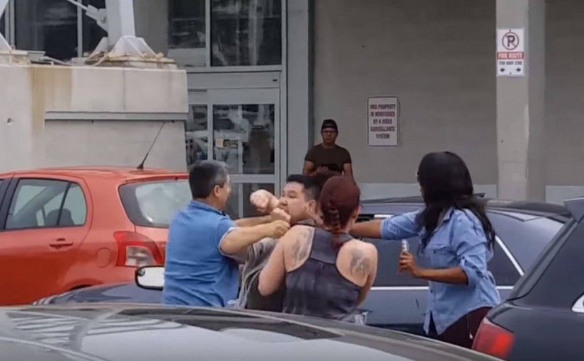 士嘉堡No Frills停車場因搶車位幾人互毆！