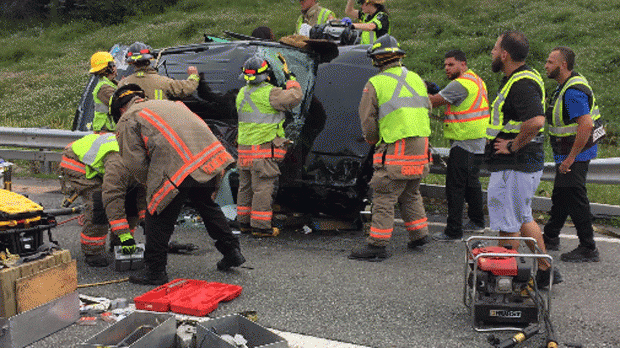 Hwy 403翻車 6歲兒童輕傷28歲母親危殆