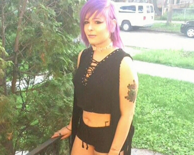 女子“衣著不當”被踢出商場：衣服就在那買的…