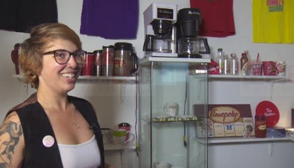 滿地可一對夫妻 在自己公寓辦了個小小Tim Hortons展