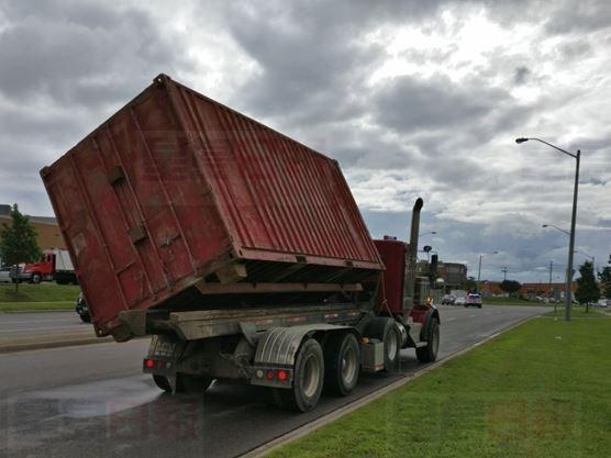 旺市卡車嚴重傾斜被控罪