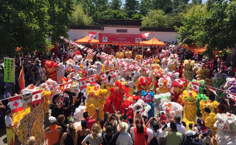溫中華會館聯合僑團慶祝建國150周年 80醒獅聚首華埠