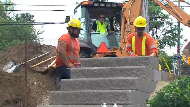 怡陶碧谷公園新樓梯快建成 老漢稱“驚艷”