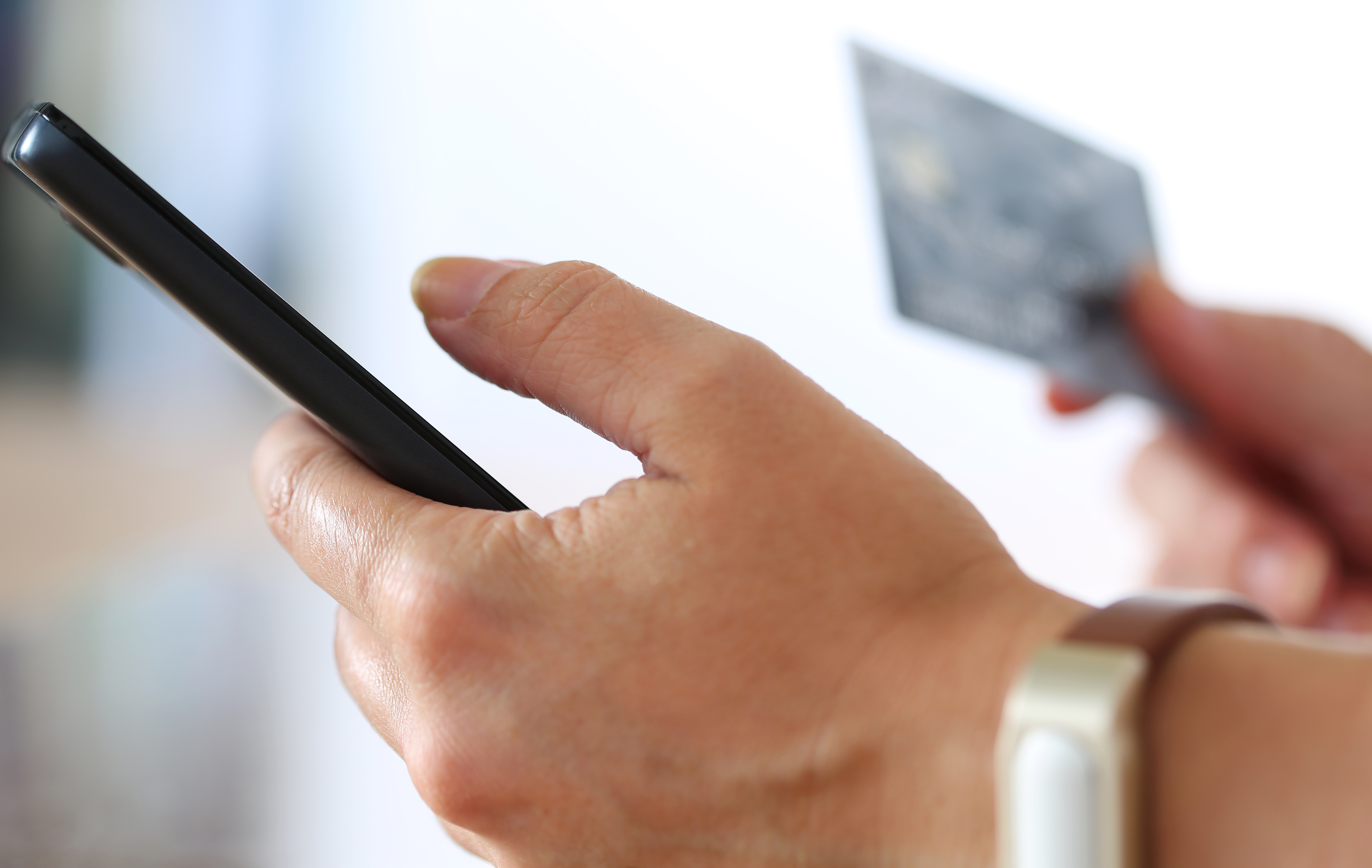 卑詩省警方表示 6名中國女學生懷疑已成為電話騙案受害人