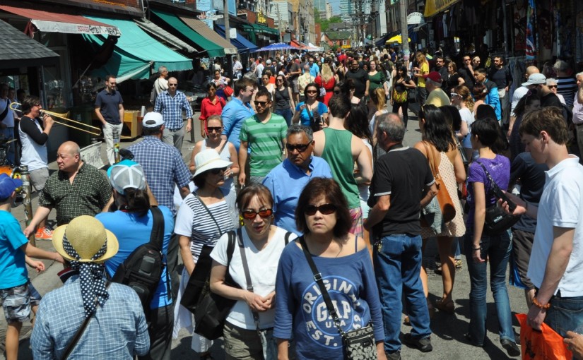 肯辛頓市場行人周日