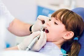 女兒蛀牙換一家牙醫就診 竟被舉發”忽視”