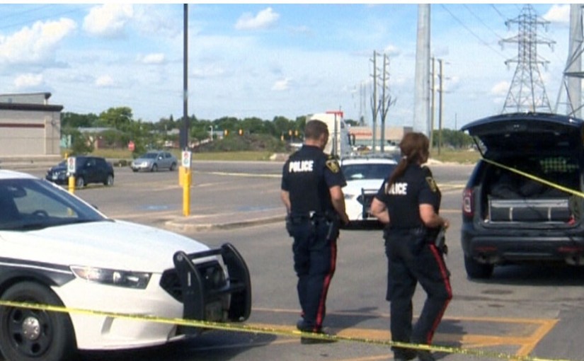 溫尼伯警察擦槍走火 竟把自己射中！