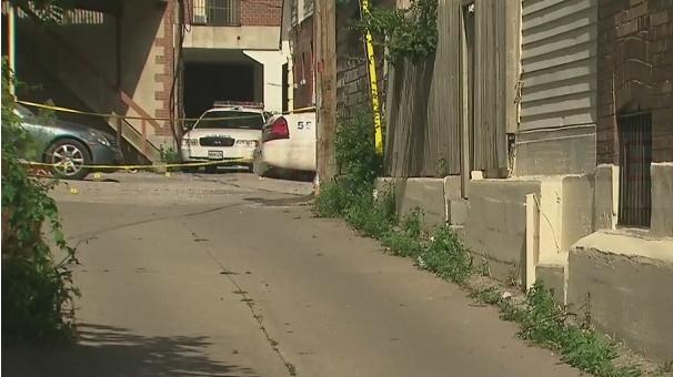 驚恐！多倫多東區街巷內發現男尸