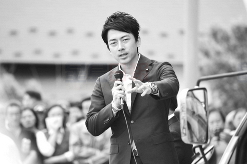 小泉80後兒子人氣直逼安倍 向首相位置靠攏