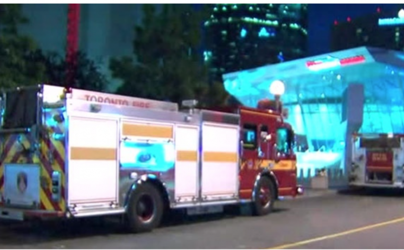 CN塔電線桿凌晨起火 現已撲滅無人傷亡