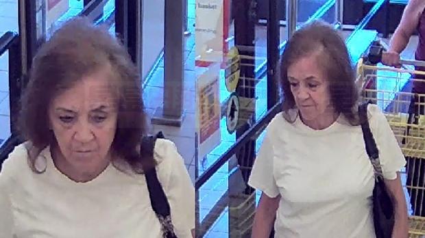 看到這名女子快躲開…她無緣無故地掌摑了8歲小女孩！