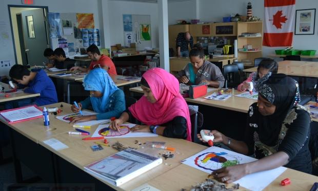 難民及新移民大量湧入 語言培訓課程一位難求