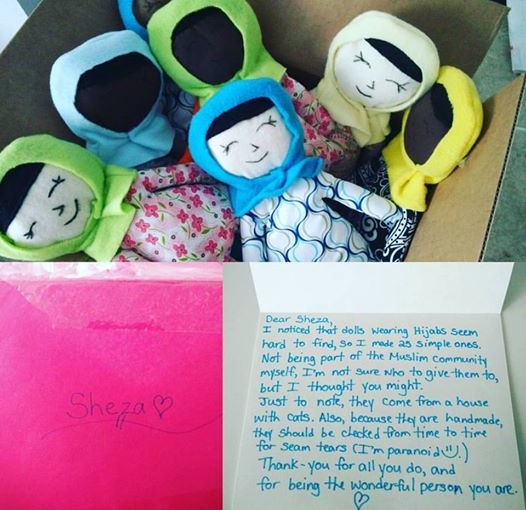 神秘人士贈她25個手工製作戴頭巾布娃娃