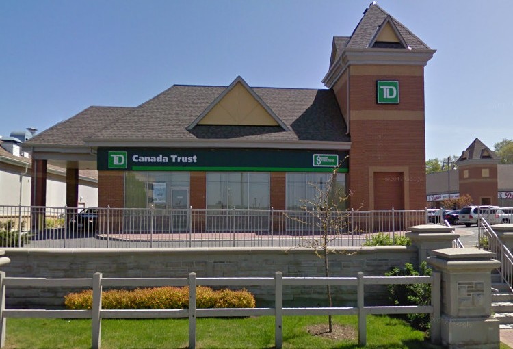 萬錦TD銀行被搶20分鐘後 旺市TD又被劫！