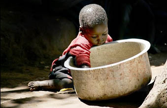 聯合國：全球飢餓人口增加 8億人仍挨餓