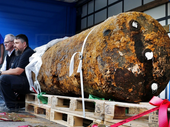 德國拆除二戰遺留巨型炸彈 超6萬人緊急疏散