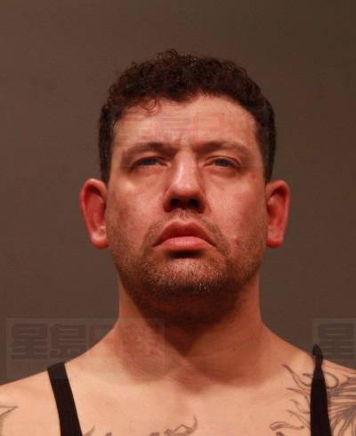 卑詩省蘭里市皇家騎警追緝一名涉及不顧而去交通意外的男子